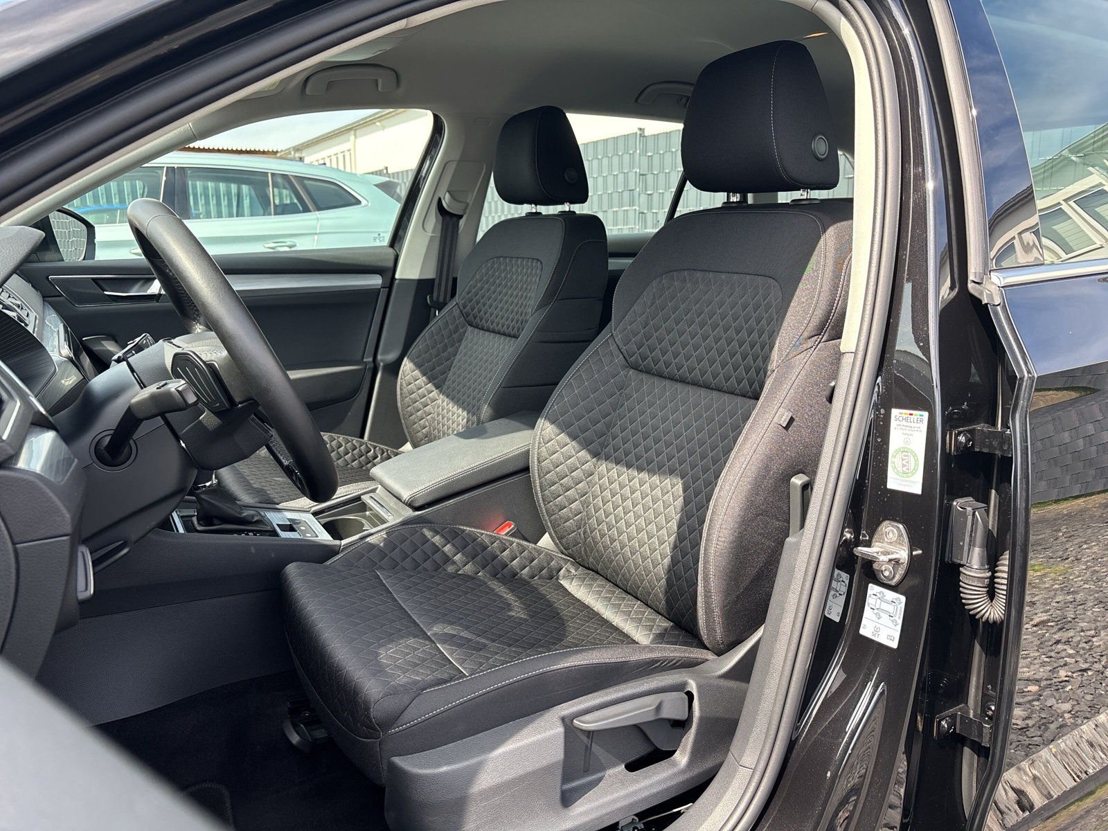 Superb Combi Ambition 2.0TDI DSG *KAMERA*SHZ*NAVI*