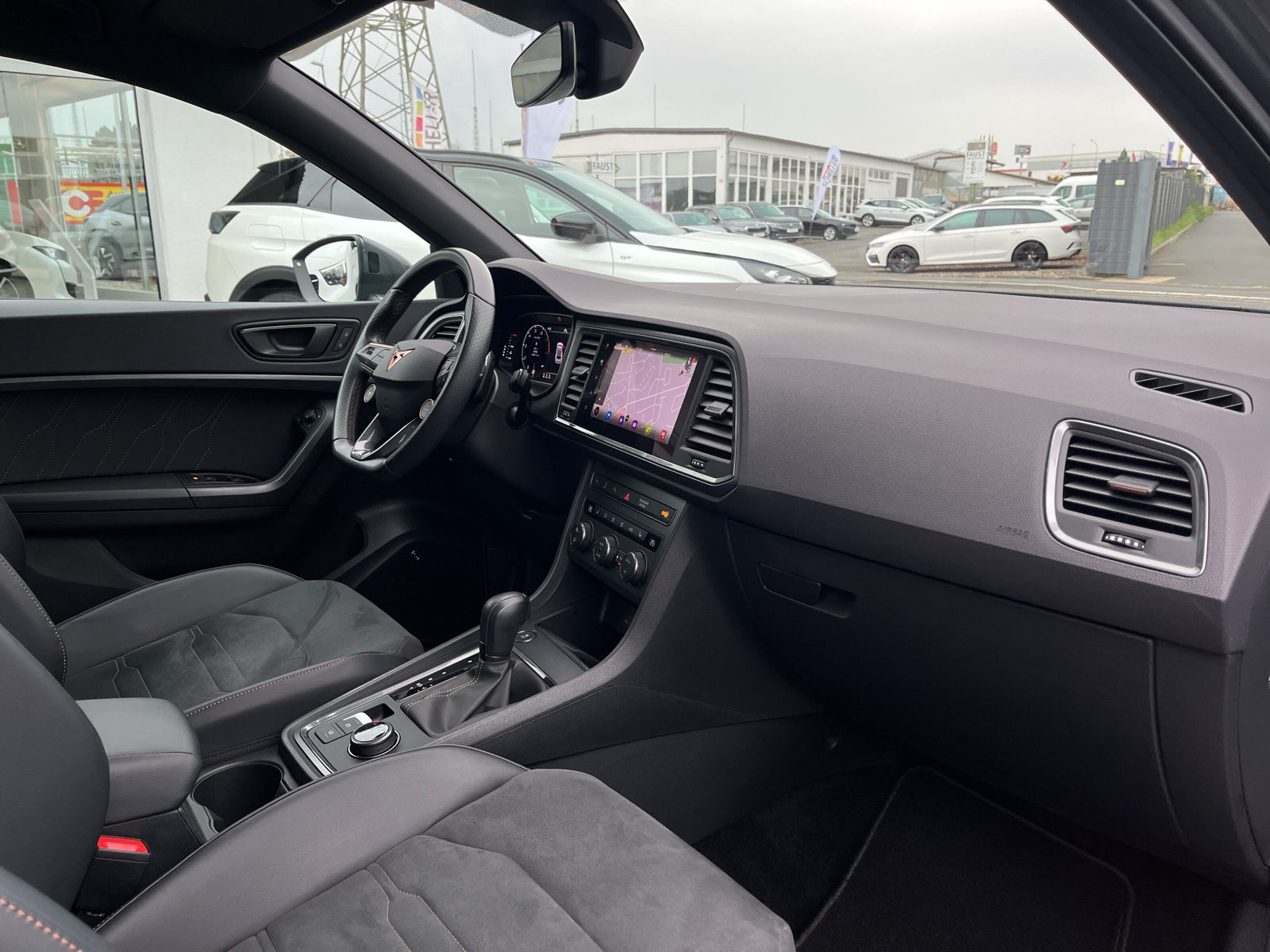 Ateca 4Drive 2.0 TSI DSG *AHK*WSS-HZG*BEATS*ACC*