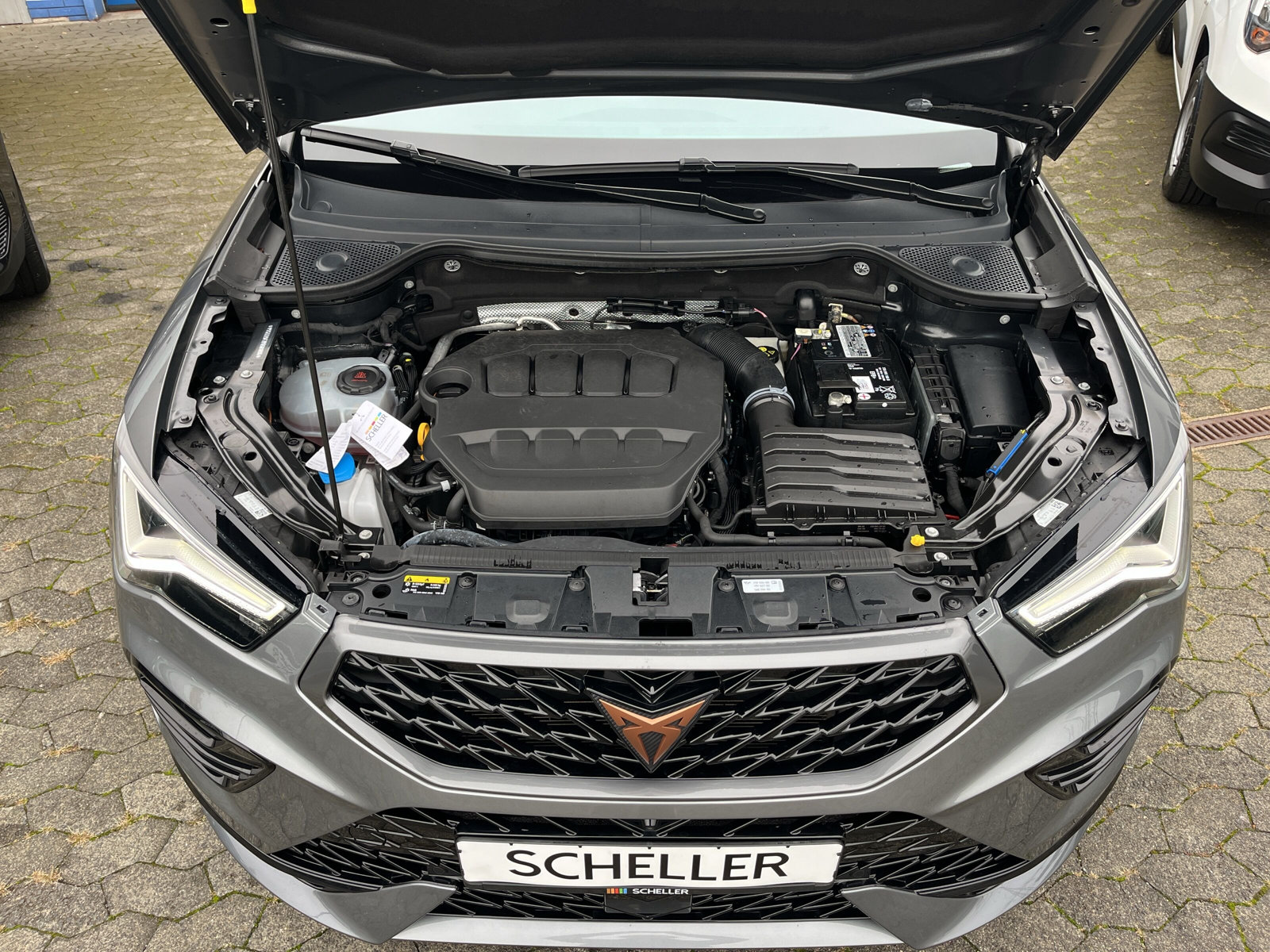 Ateca 4Drive 2.0 TSI DSG *AHK*WSS-HZG*BEATS*ACC*
