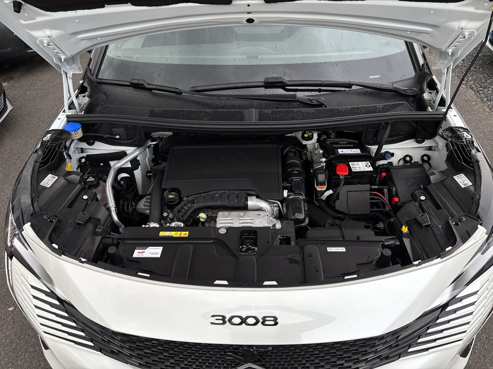3008 GT 1.2 PureTech EAT8 *PANO*FOCAL*19-ZOLL*360-KAMERA*