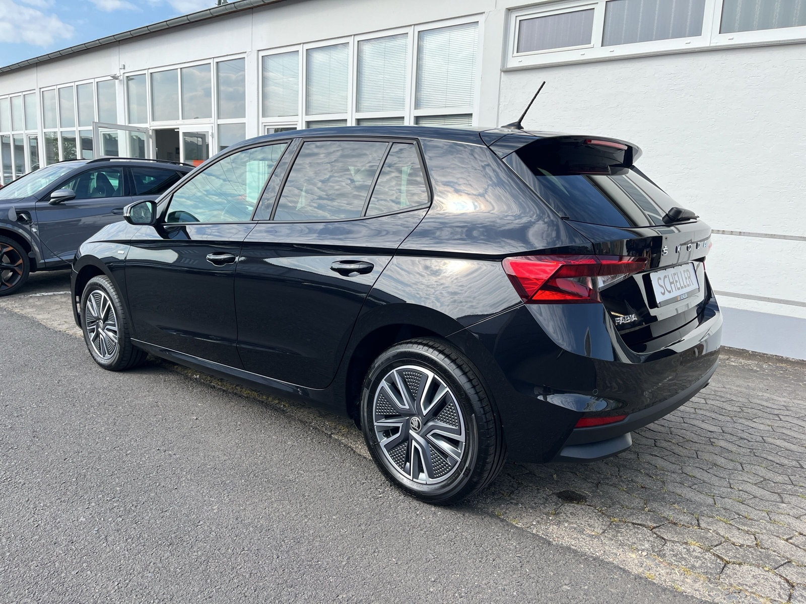 Fabia Tour 1.0 TSI DSG *LED*SHZ*KLIMA*
