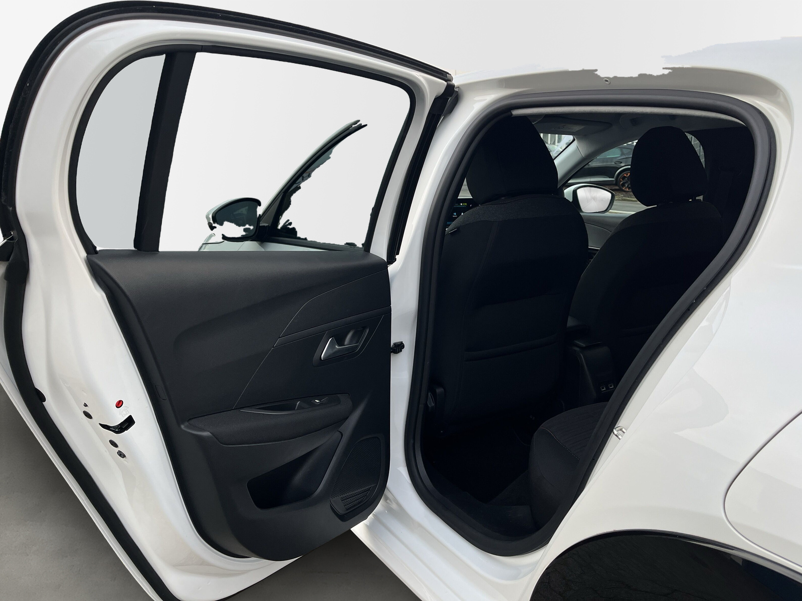 208 e- Active Pack 136 50kWh *SHZ*LED*PDC*