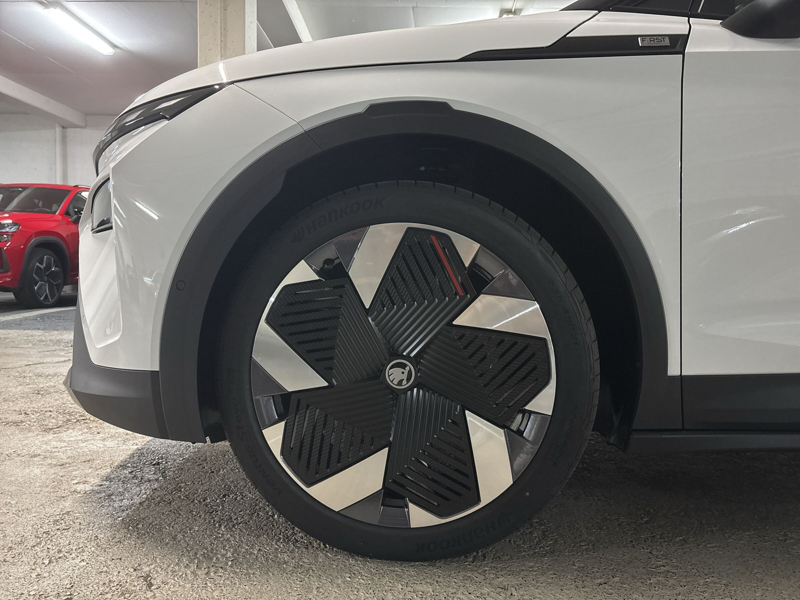 Elroq First Edition II. 82 kWh Batterie Elektromotor 210 kW Sondermodell First Edition 210kW