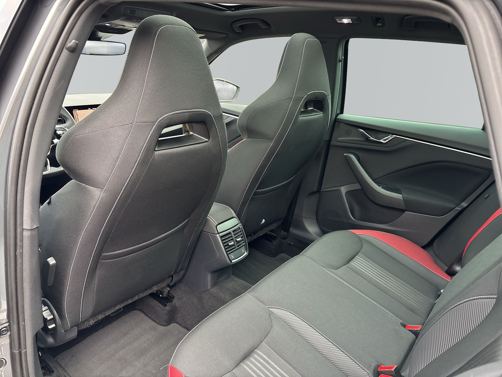 Kamiq Monte Carlo 1.5 TSI DSG *AHK*KAMERA*ACC*