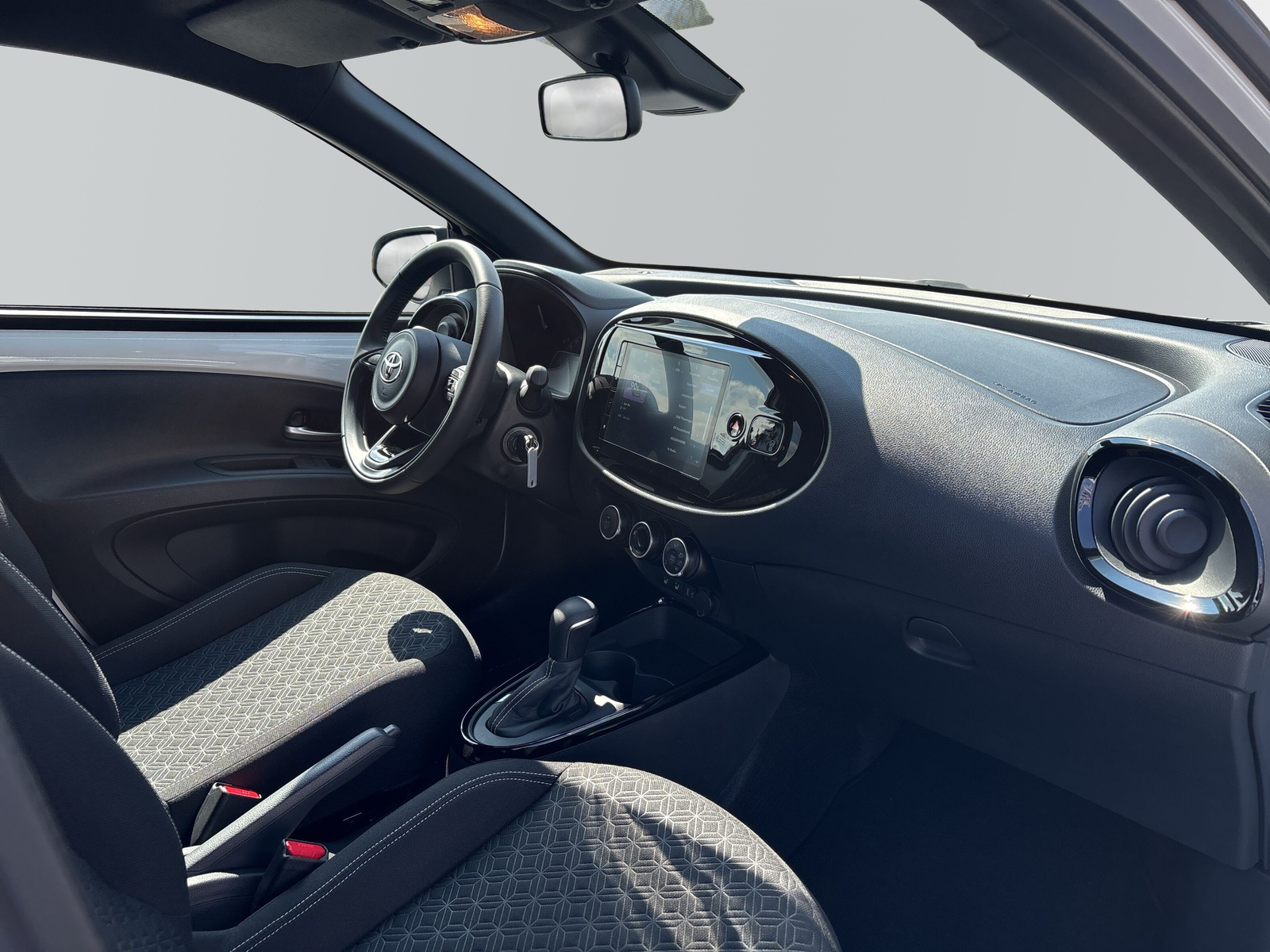 Aygo X Black&White *SHZ*MIRROR LINK*