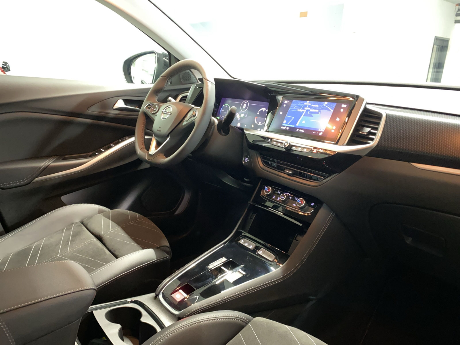Grandland (X) GS 1.2 Hybrid Alcant|TechP|Navi|360°