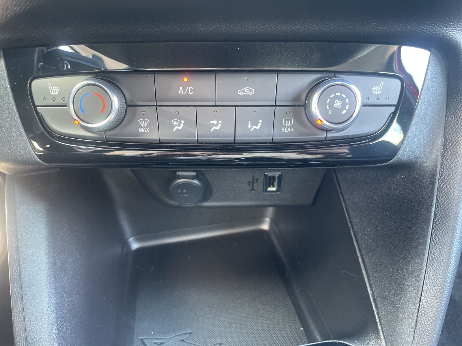 Corsa Elegance 1,2 Autom.