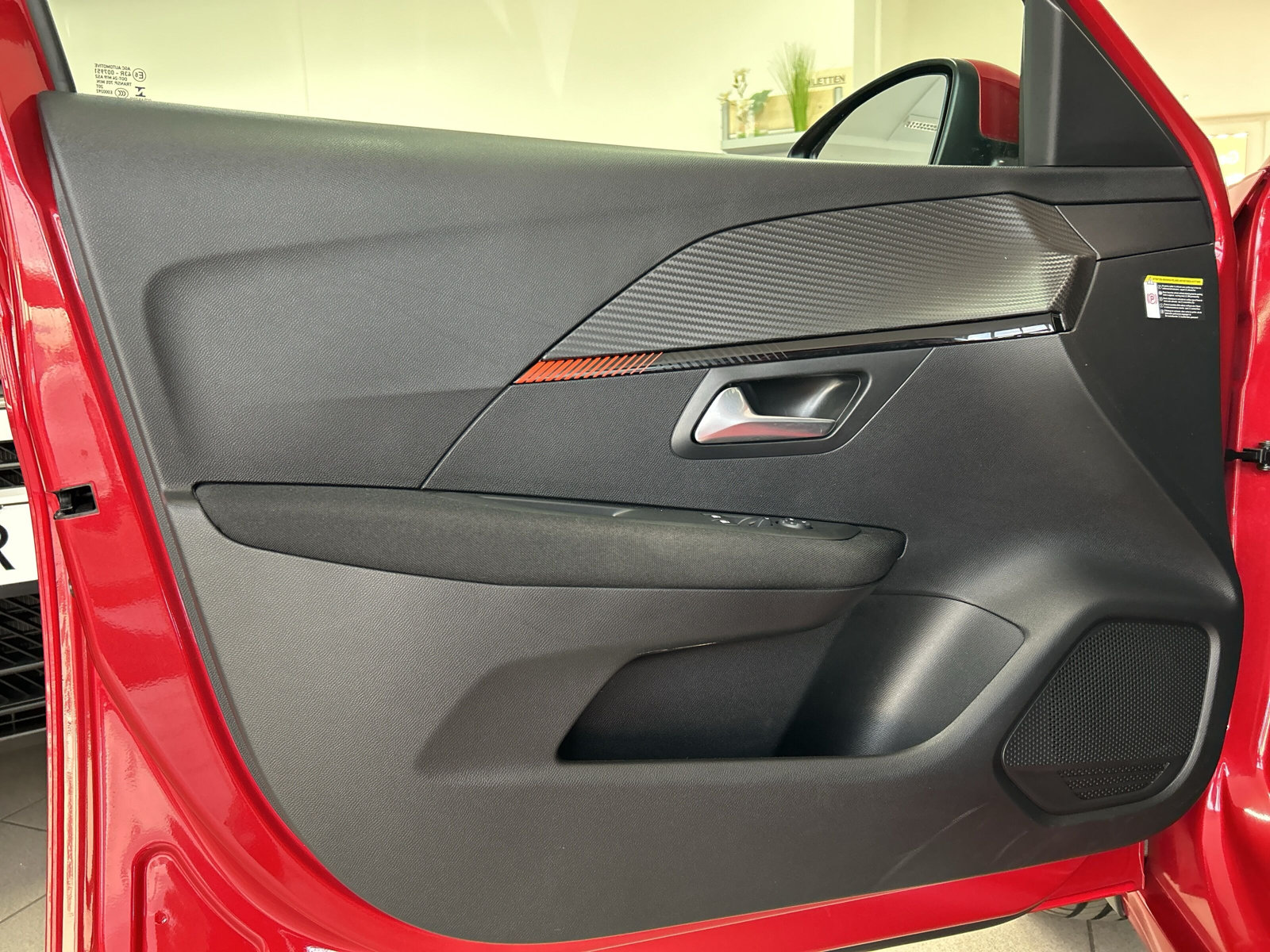 e 208 e- Active 50kWH *KLIMAAUTO*MIRROR-LINK*