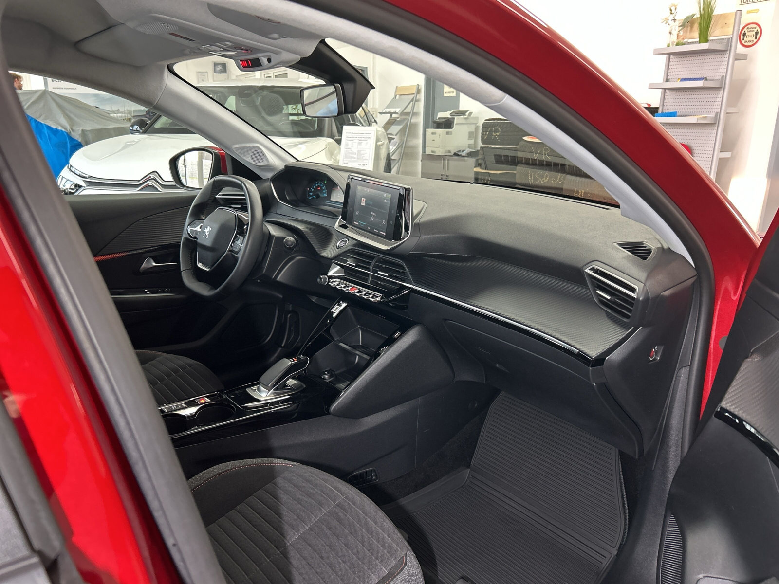e 208 e- Active 50kWH *KLIMAAUTO*MIRROR-LINK*