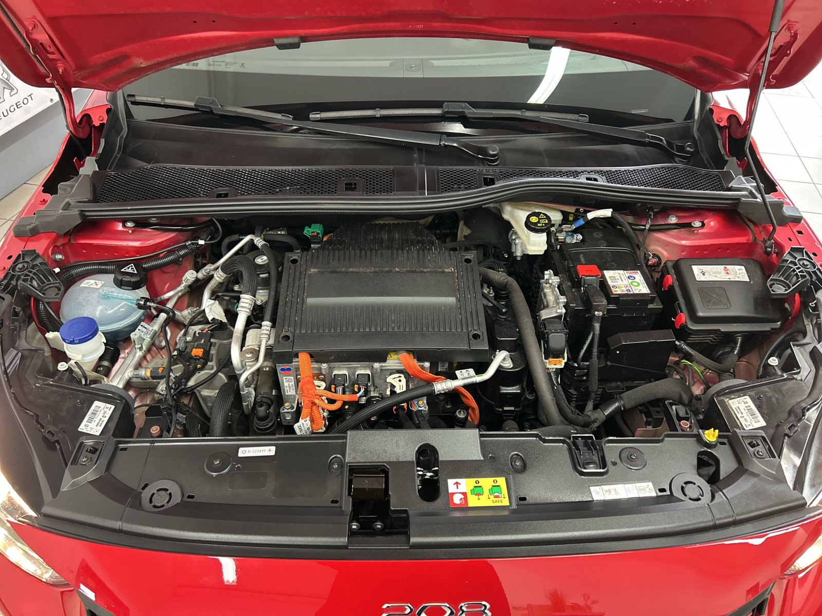 e 208 e- Active 50kWH *KLIMAAUTO*MIRROR-LINK*