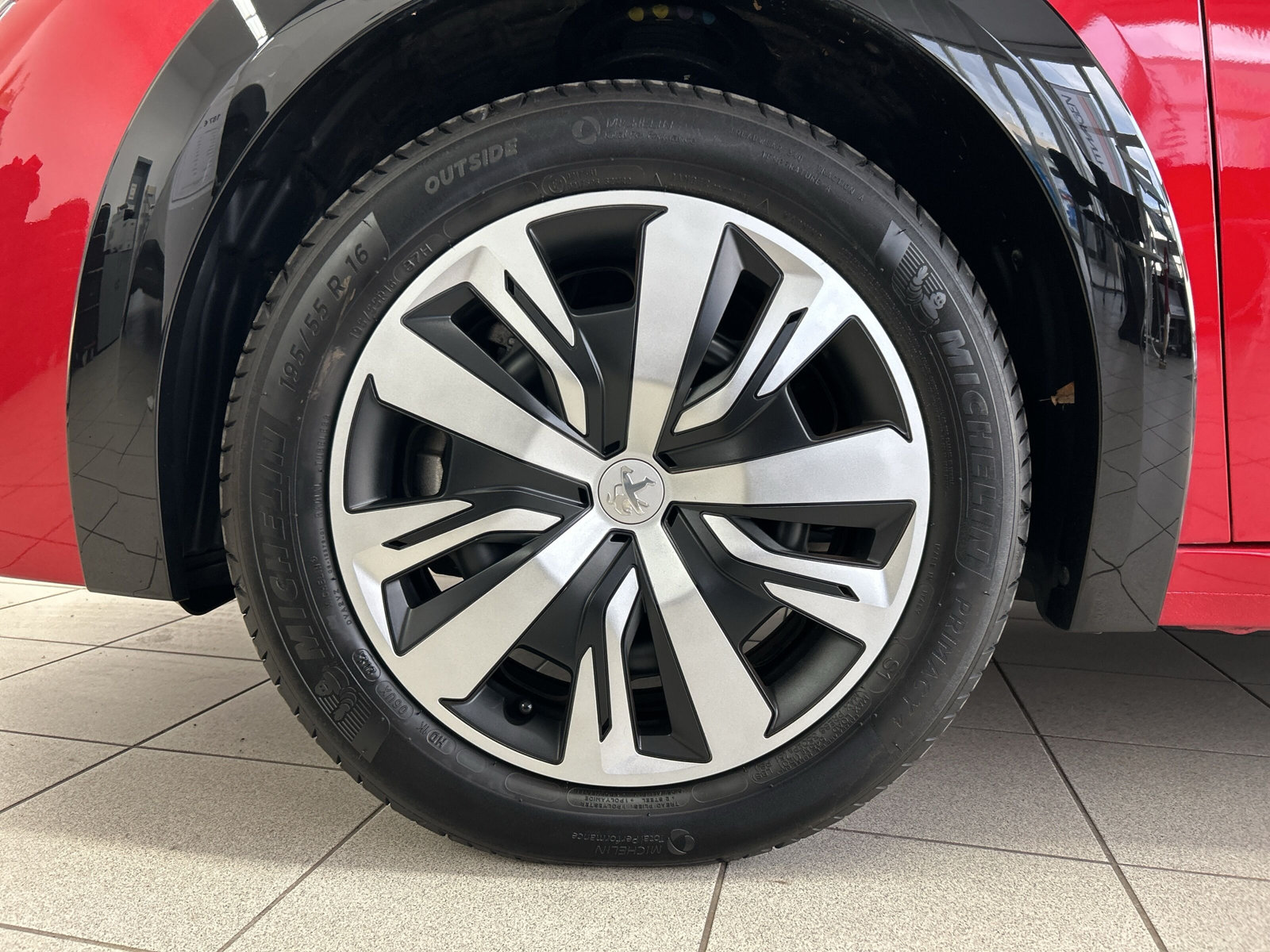 e 208 e- Active 50kWH *KLIMAAUTO*MIRROR-LINK*