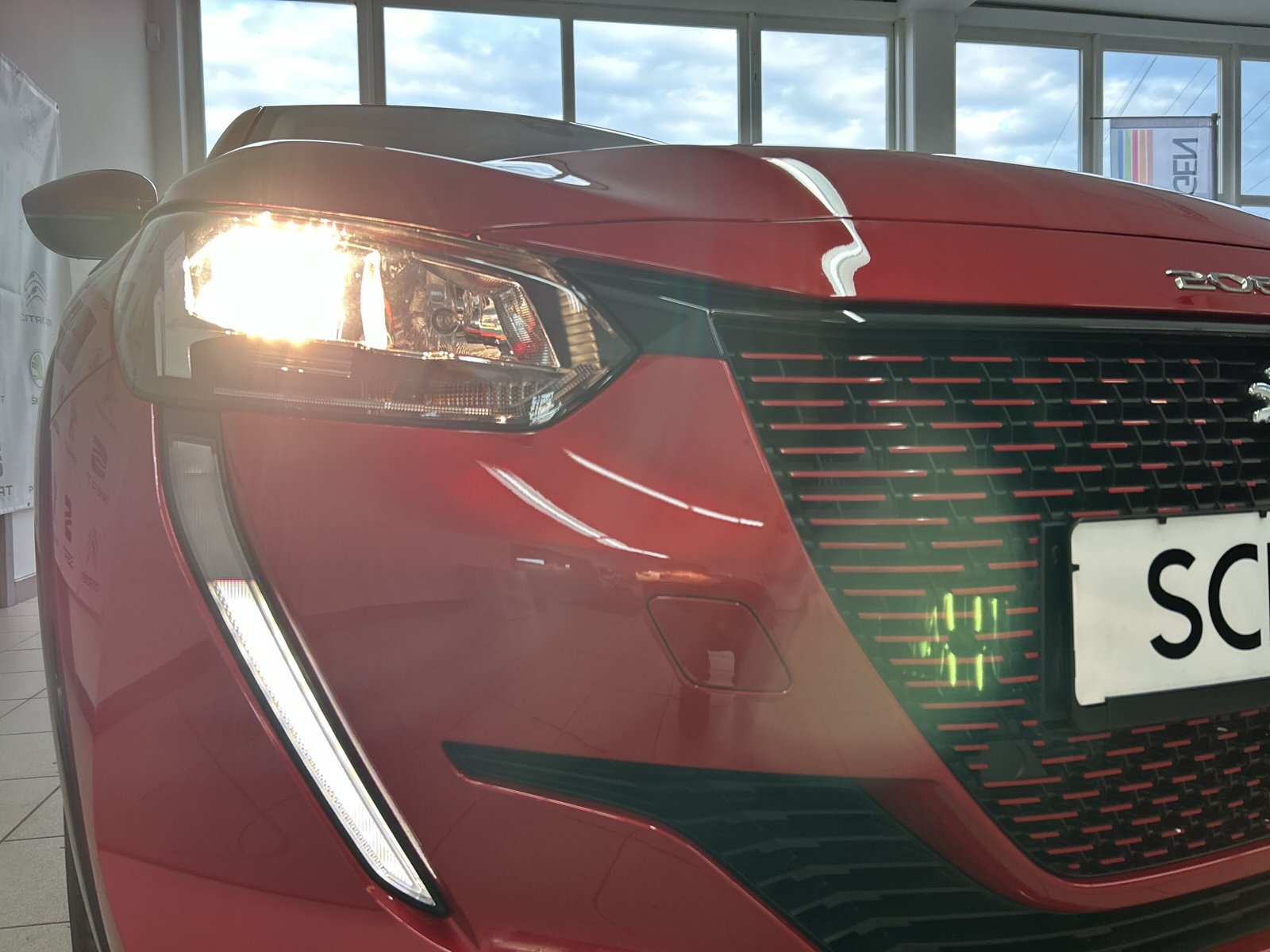 e 208 e- Active 50kWH *KLIMAAUTO*MIRROR-LINK*