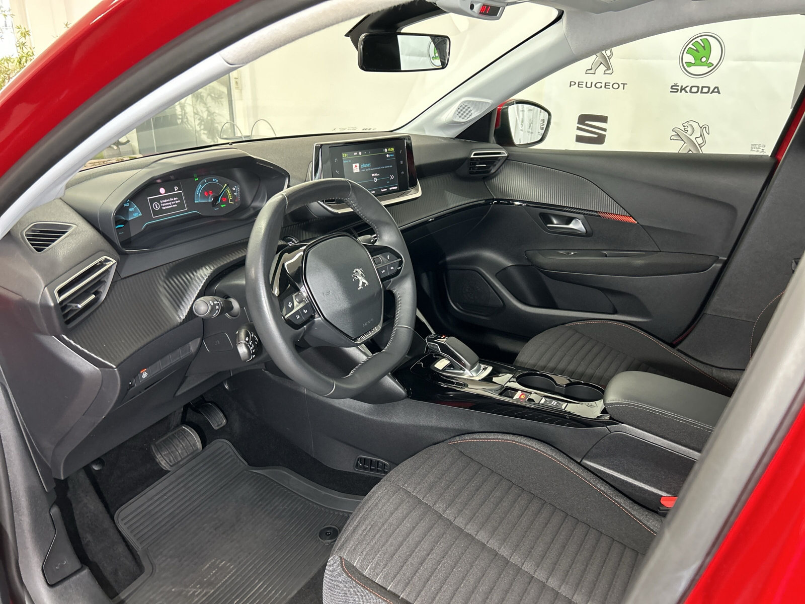 e 208 e- Active 50kWH *KLIMAAUTO*MIRROR-LINK*