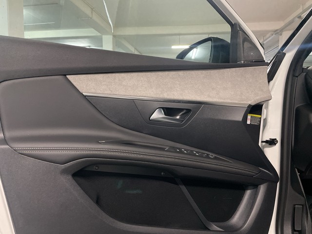 3008 GT Plug-In Hybrid 225 e-EAT8