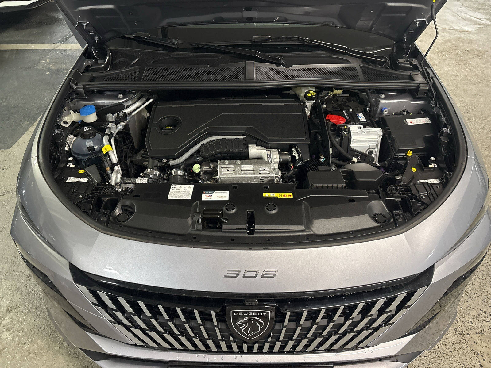 Neuer 308 SW GT EXCLUSIVE Hybrid 145 e-DSC6
