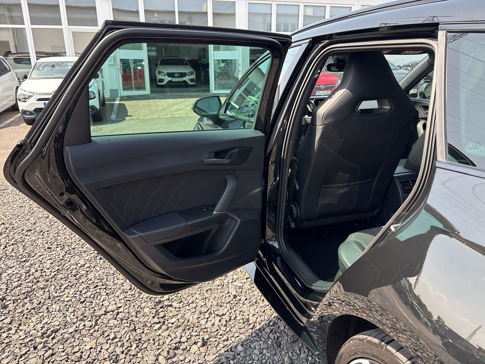 Leon Sportstourer VZ 1.4 e-Hybrid 180 kW DSG *PANO*PAKET-XL*SUPERSPORT*