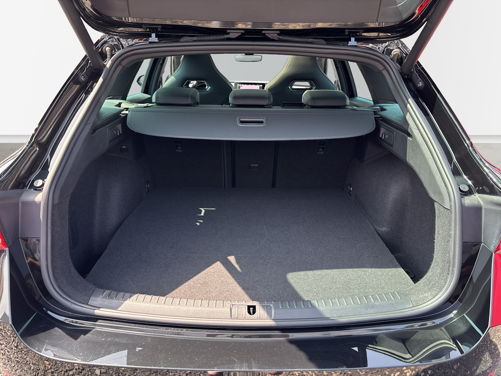 Leon Sportstourer VZ 1.4 e-Hybrid 180 kW DSG *PANO*PAKET-XL*SUPERSPORT*