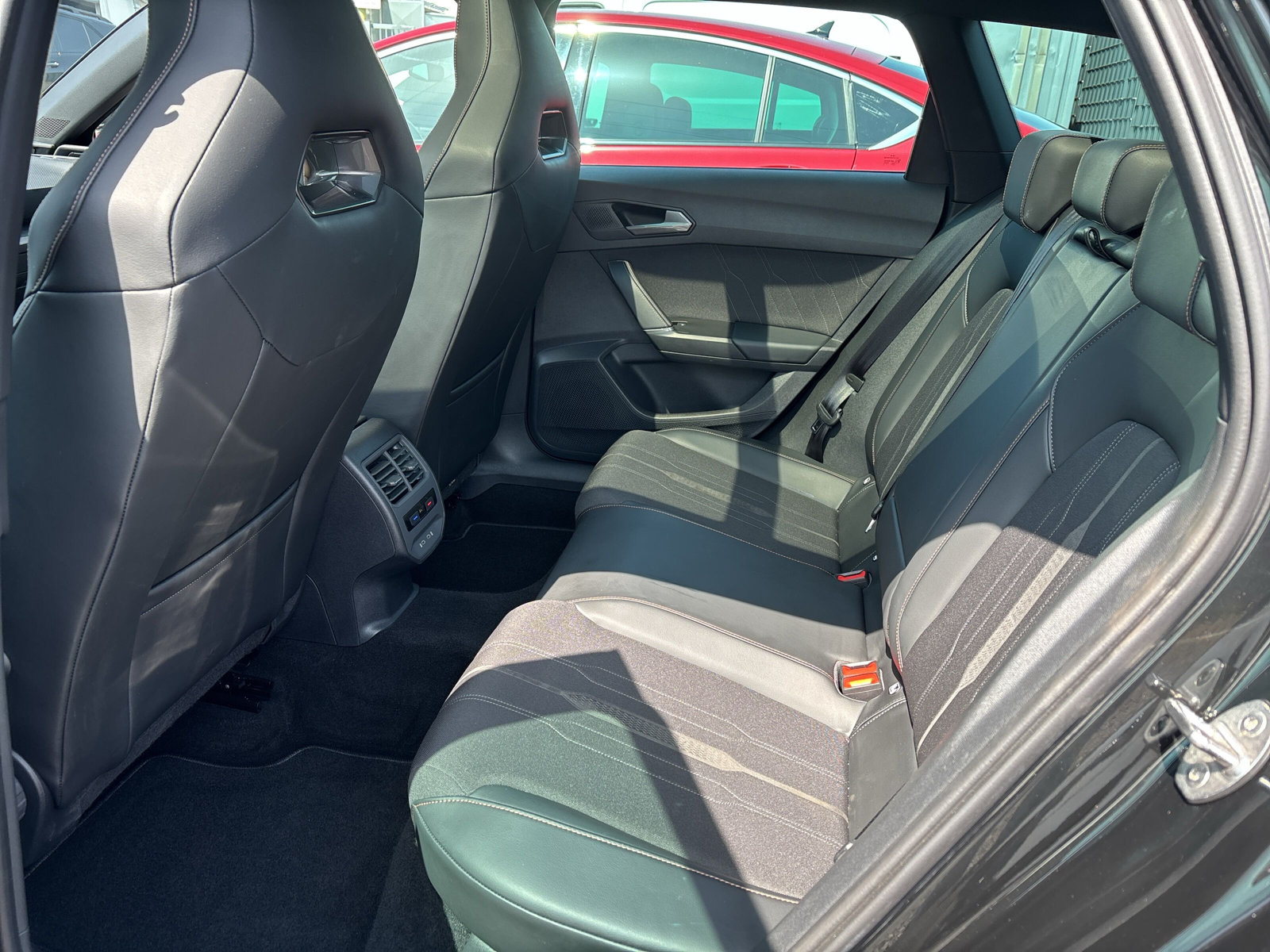 Leon Sportstourer VZ 1.4 e-Hybrid 180 kW DSG *PANO*PAKET-XL*SUPERSPORT*