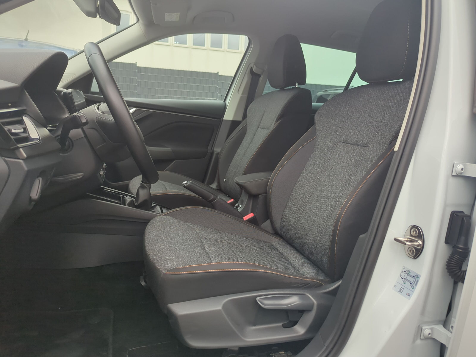 KAMIQ Tour 1.0 TSI *KAMERA*PDC*WSS-HZG*