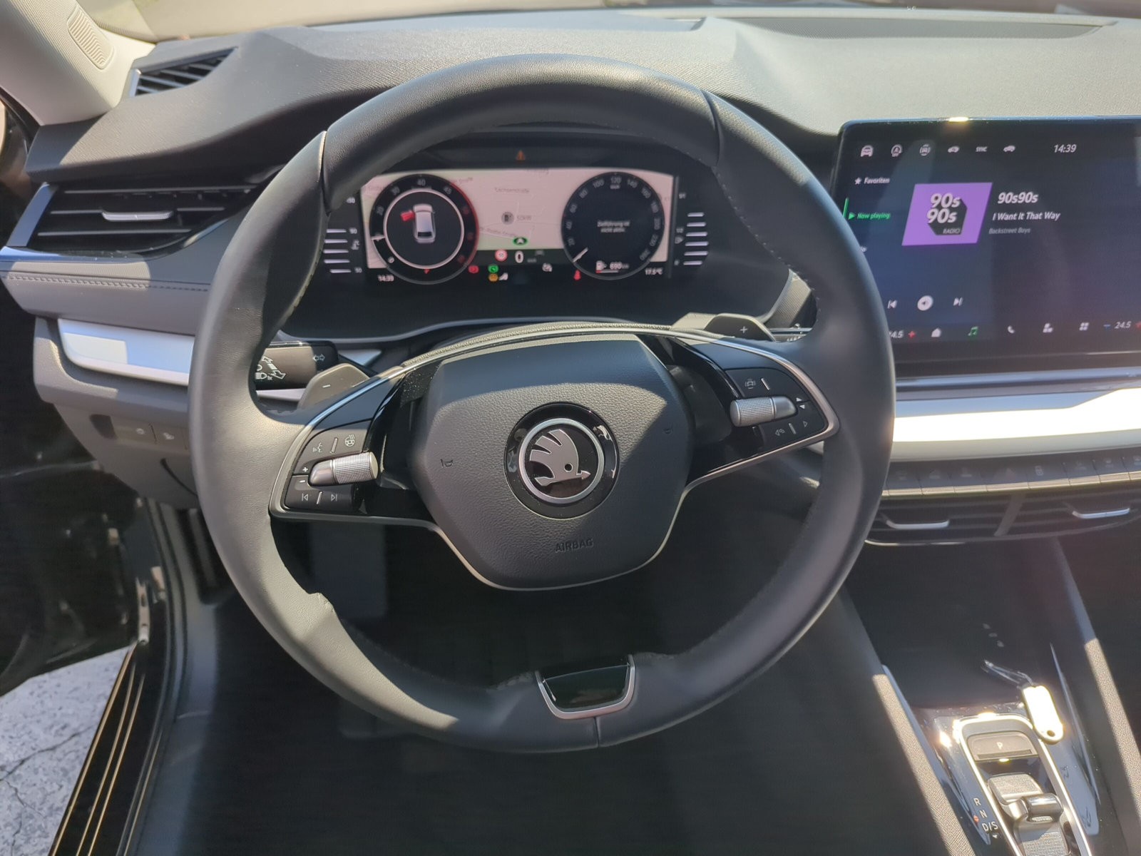Octavia Combi 2.0 TDI Selection DSG *KAMERA*3-ZONEN*SHZ*