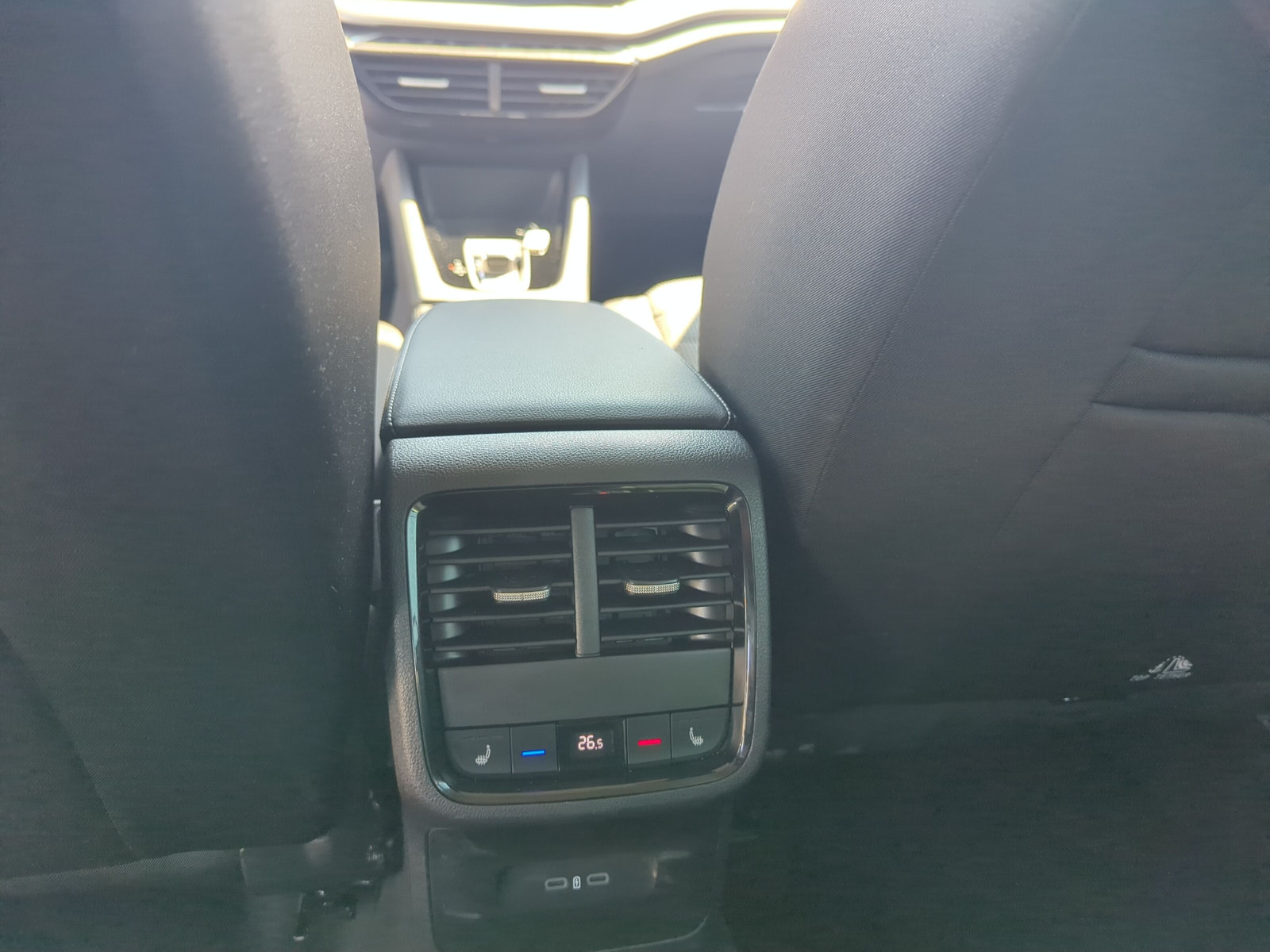 Octavia Combi 2.0 TDI Selection DSG *KAMERA*3-ZONEN*SHZ*