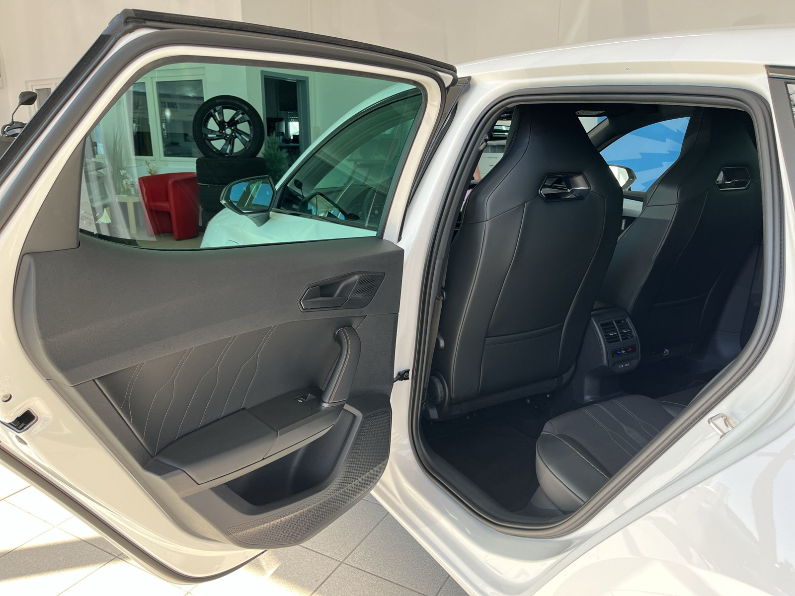 Leon VZ 1.4 e-Hybrid 180 kW DSG *FULL-LINK*SHZ*19-ZOLL*