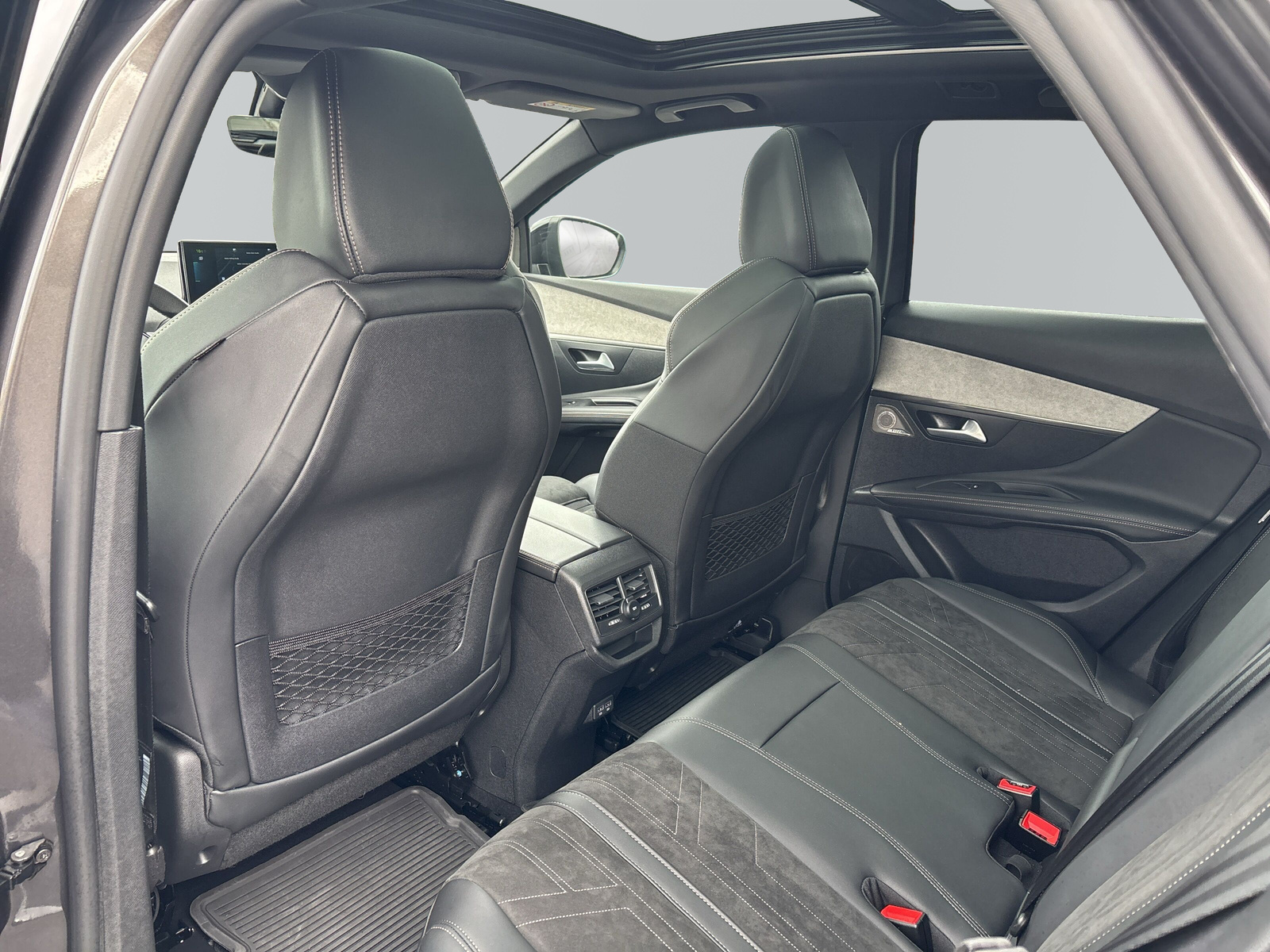 3008 Hybrid4 300 GT *SHZ*NAVI*AHK*