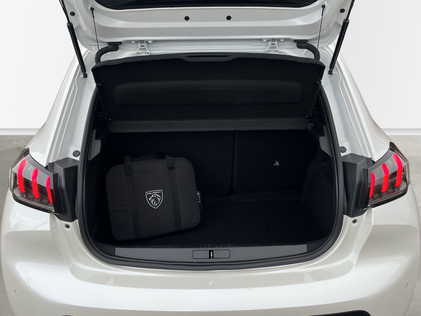 208 e- Allure Pack 50 kWh *NAVI*DAB+*SHZ*11kW*