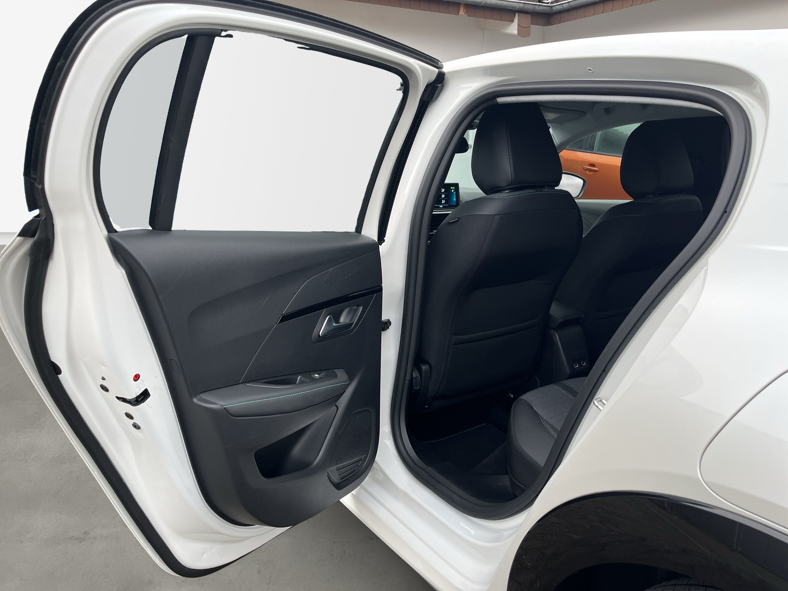 208 e- Allure Pack 50 kWh *NAVI*DAB+*SHZ*11kW*