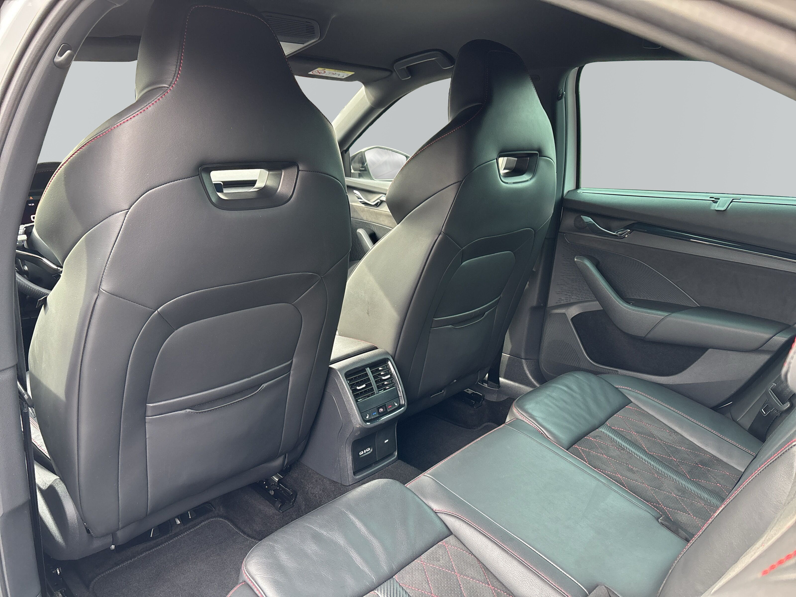 OCTAVIA Limousine RS *SHZ*LED*NAVI*