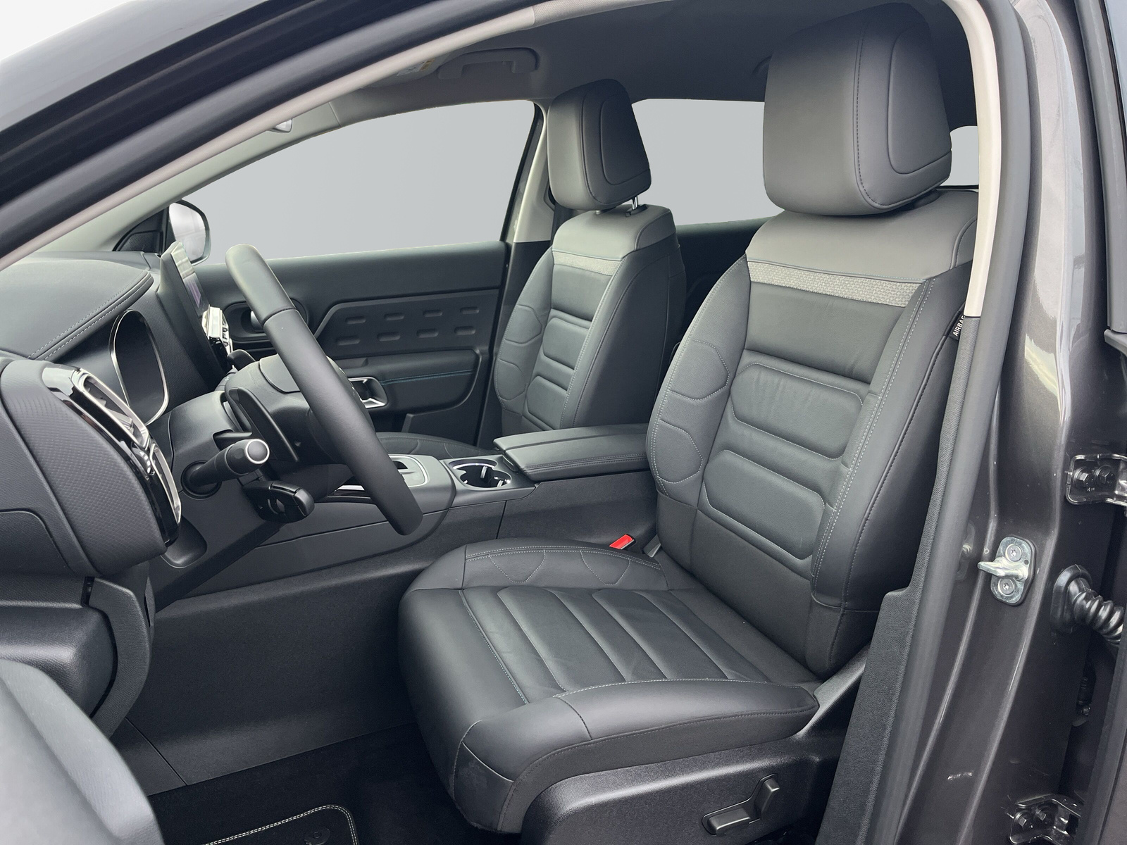 C5 Aircross Shine Pack 1.2 PureTech EAT8 *AHK*E-HECK*360-GRAD*