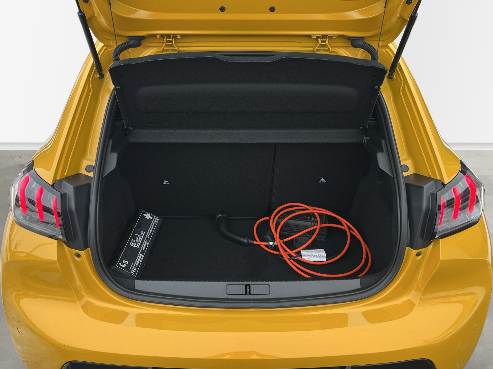 208 e- GT 50 kWh *PANO*SHZ*KAMERA*