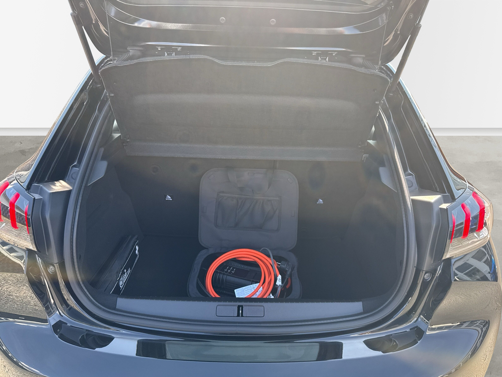 208 e- Allure *SHZ*LED*NAVI*