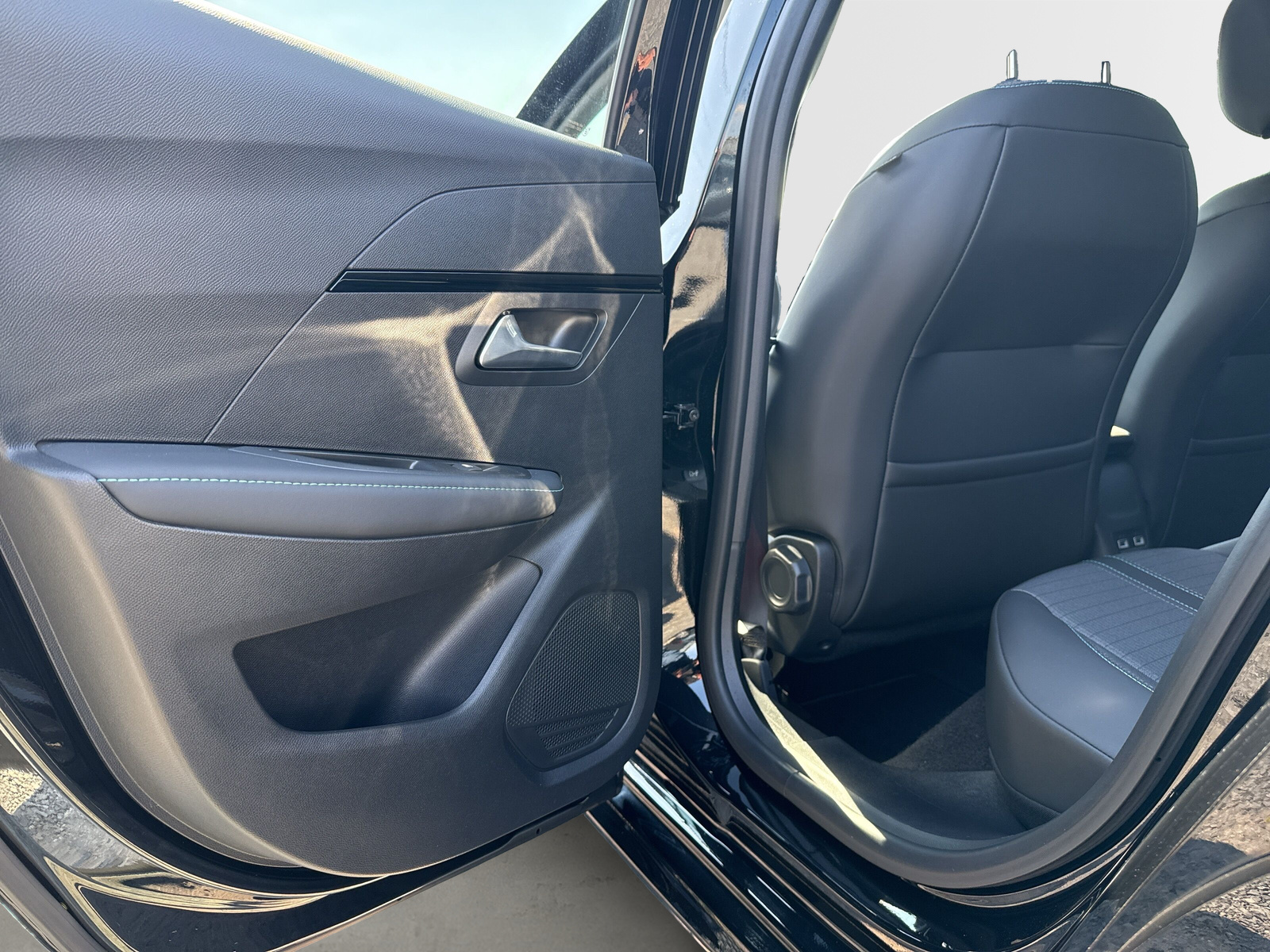 208 e- Allure *SHZ*LED*NAVI*