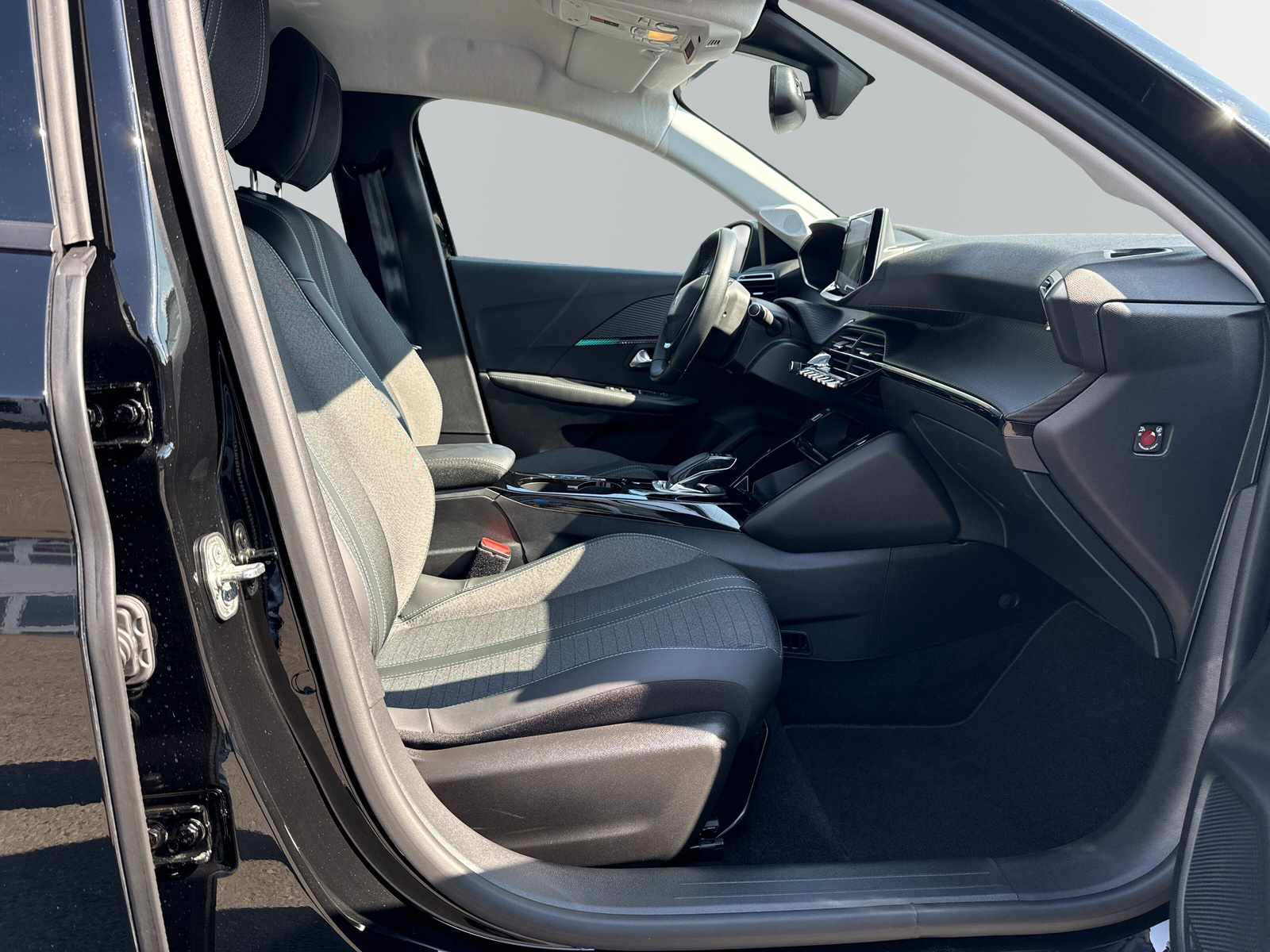 208 e- Allure *SHZ*LED*NAVI*