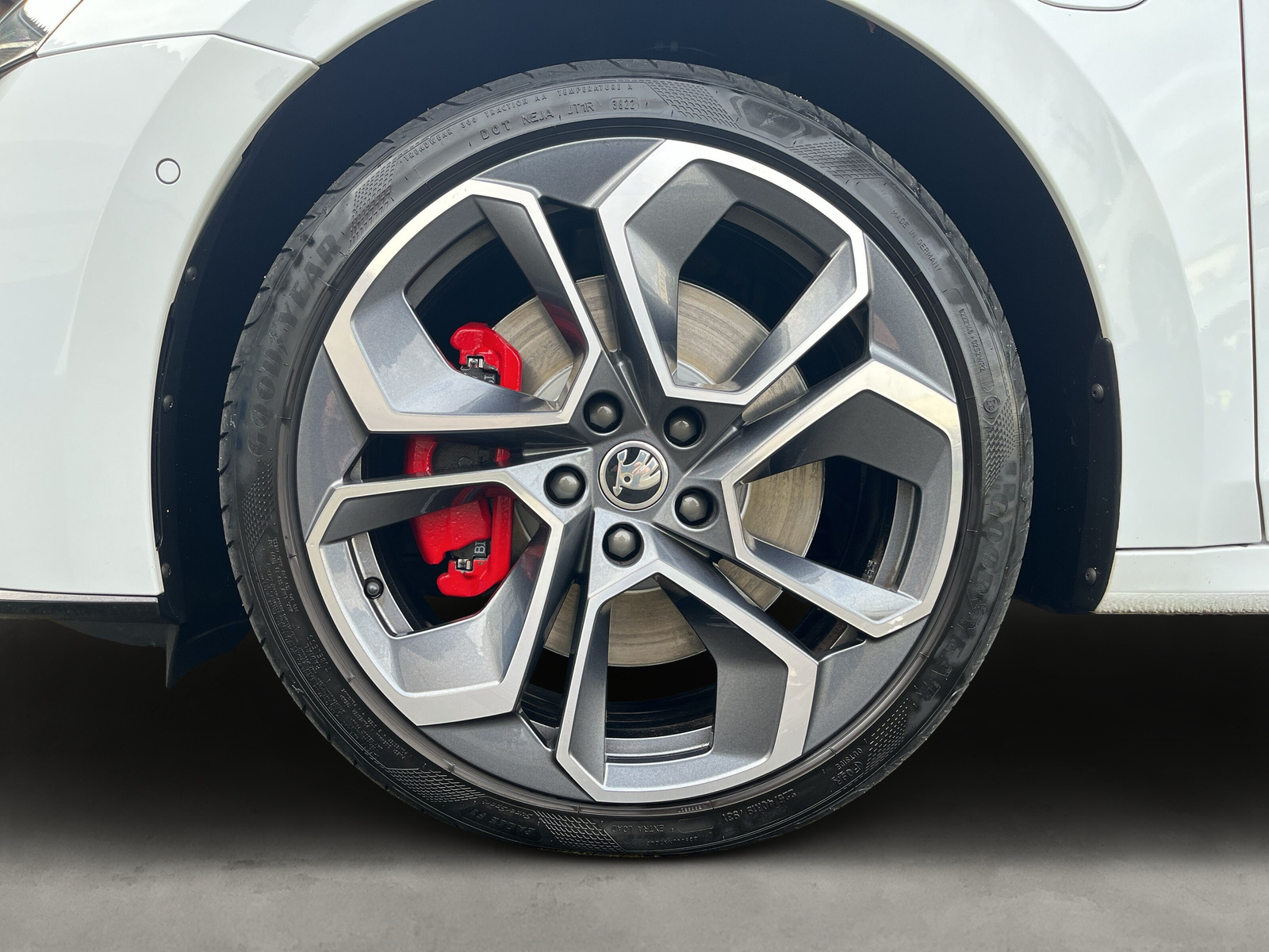 Octavia Combi RS Plus iV 1.4TSI DSG *AHK*PANO*DCC*ACC*KAMERA*