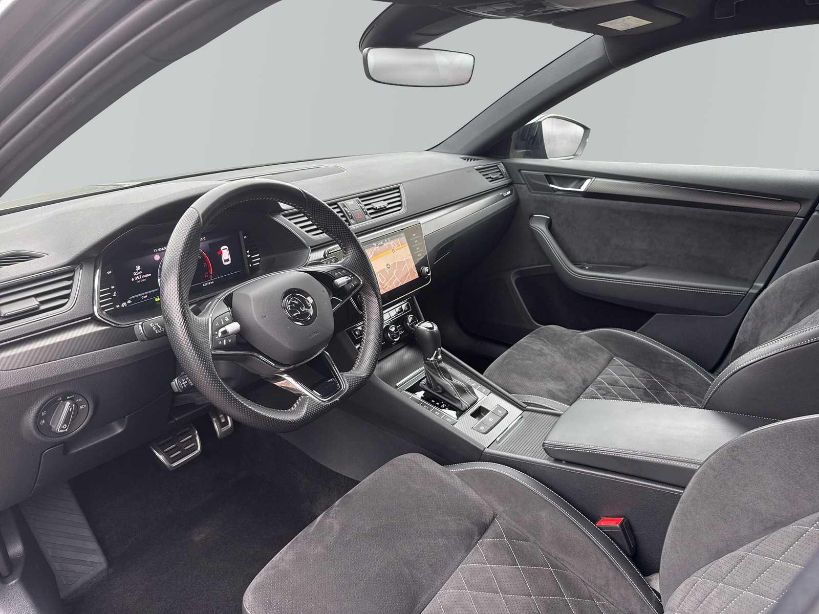 Superb Combi Sportline 2.0 TSI DSG *SHZ*LED*AHK*WSS-HZG*