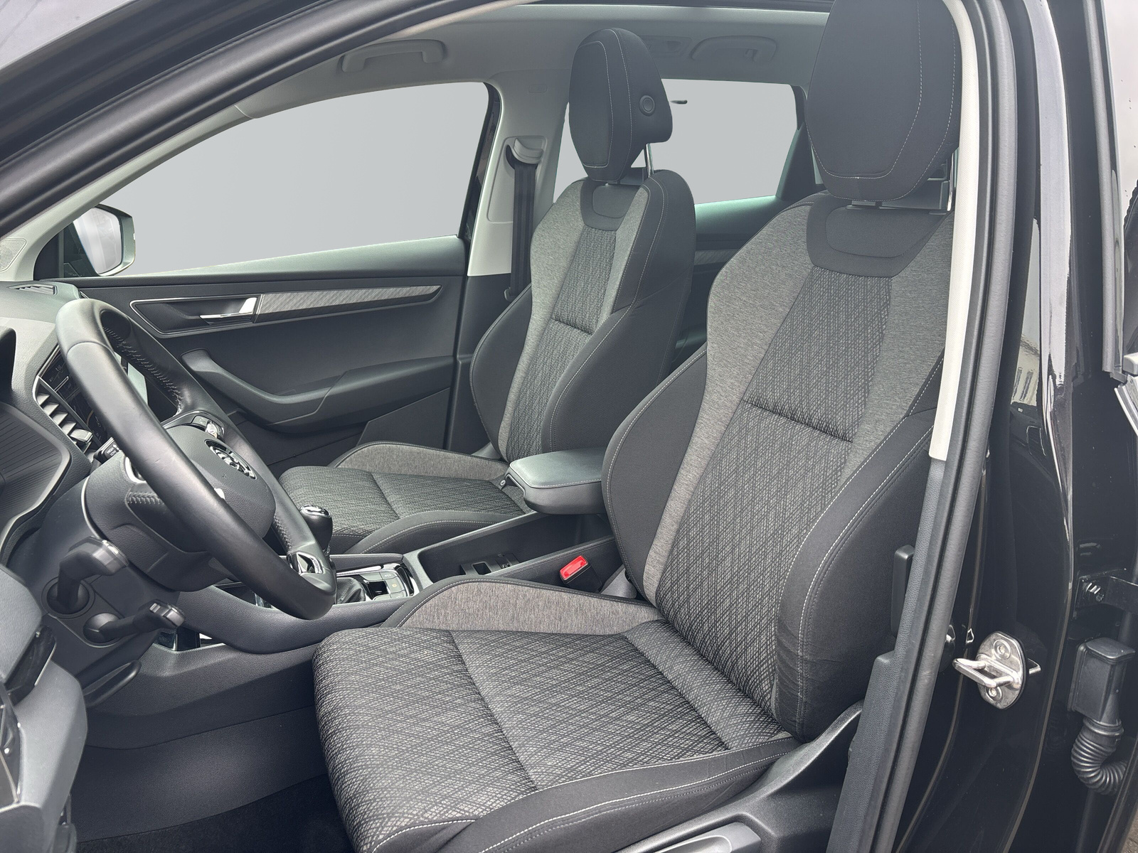 KAROQ Style 2,0 TDI *SHZ*LED*AHK*NAVI*