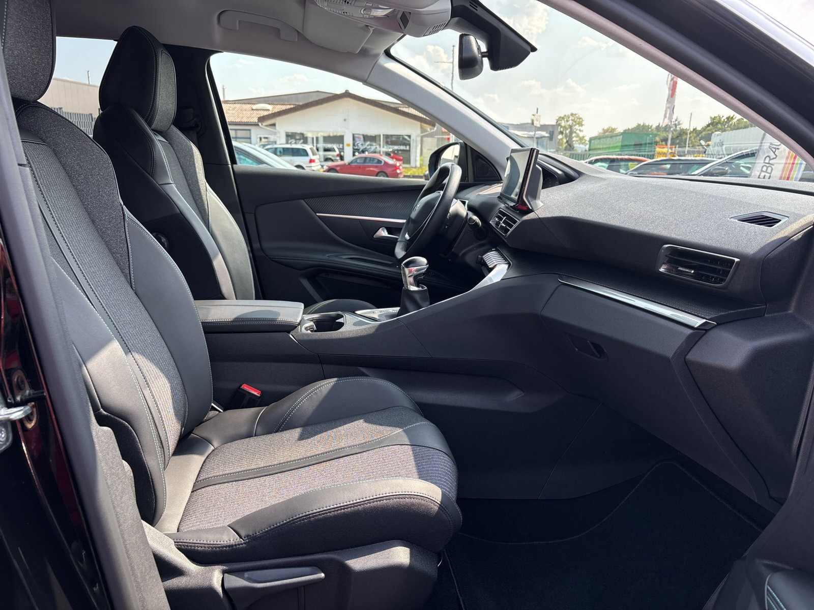 3008 Allure 1.2 PureTech *SHZ*NAVI*TEMPOMAT*
