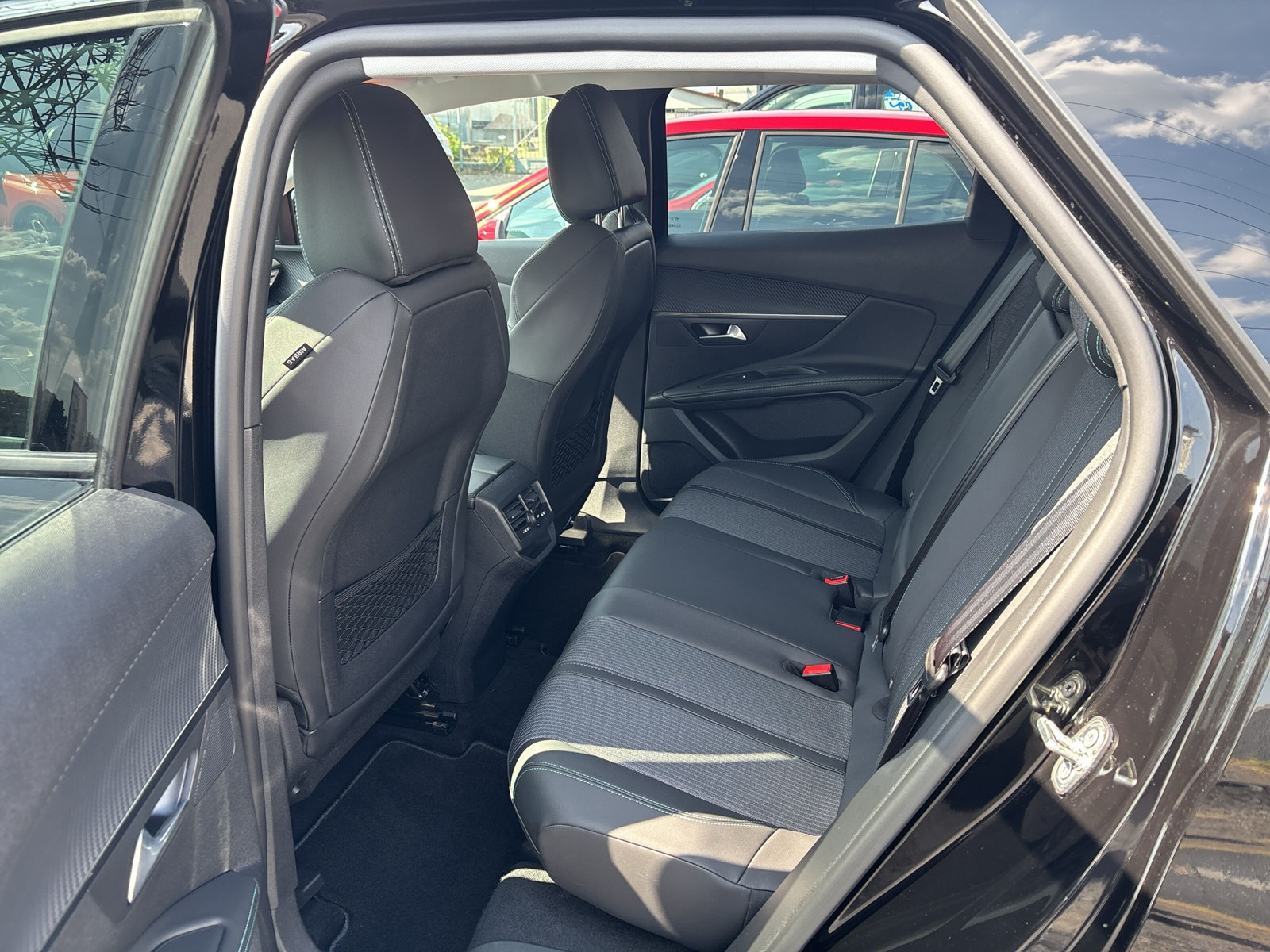 3008 Allure 1.2 PureTech *SHZ*NAVI*TEMPOMAT*