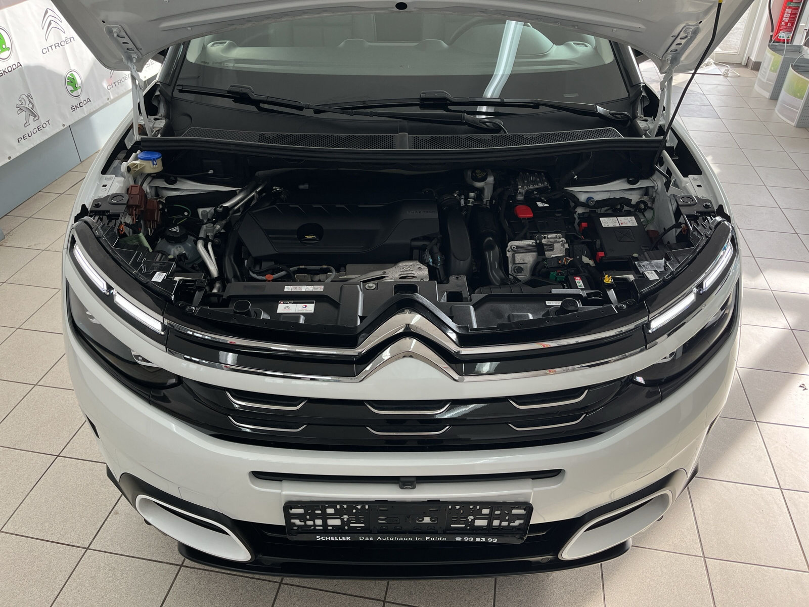 C5 Aircross Shine Pack Hybrid EAT8 *AHK*KAMERA-360*19-ZOLL*