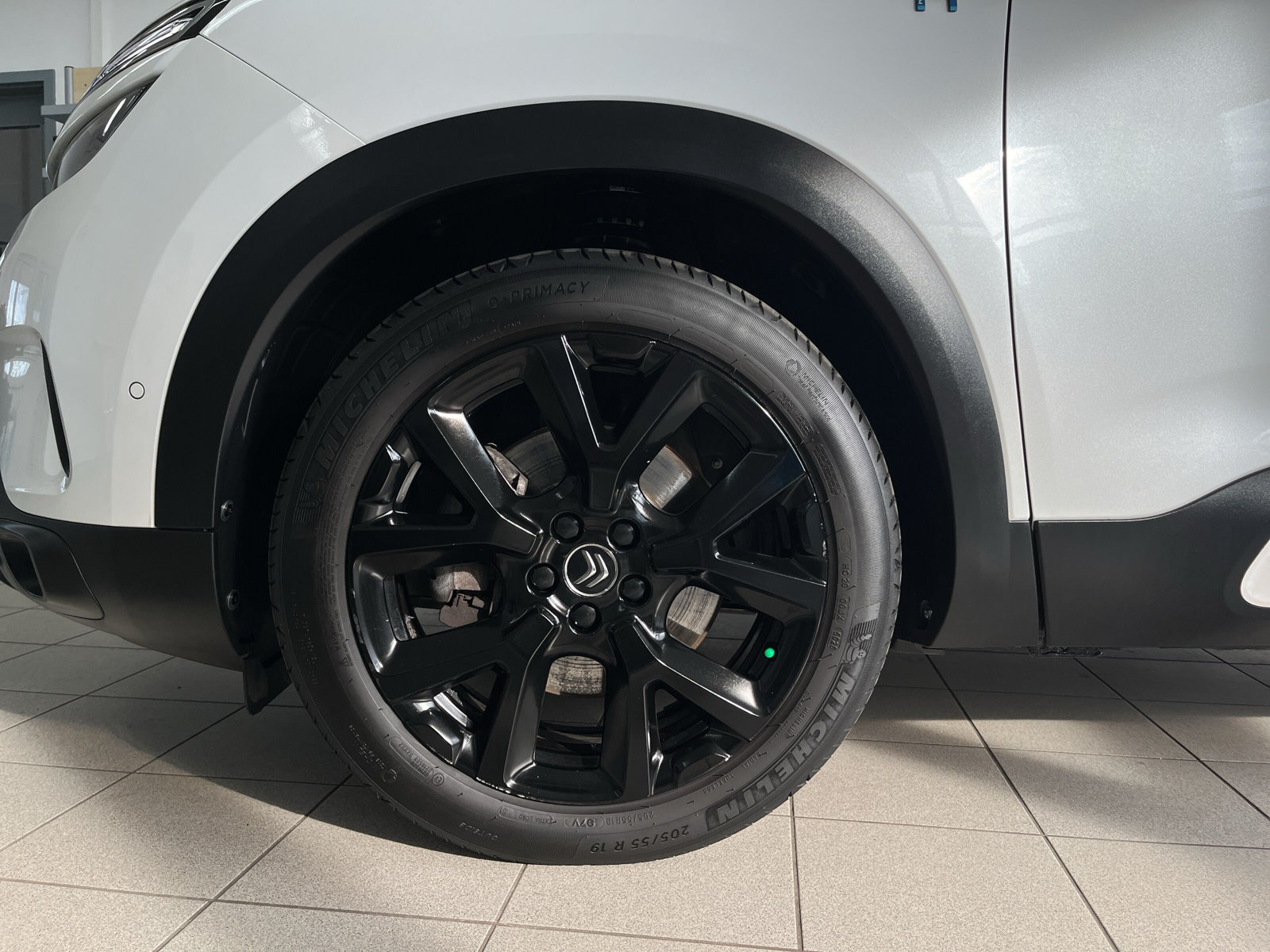 C5 Aircross Shine Pack Hybrid EAT8 *AHK*KAMERA-360*19-ZOLL*