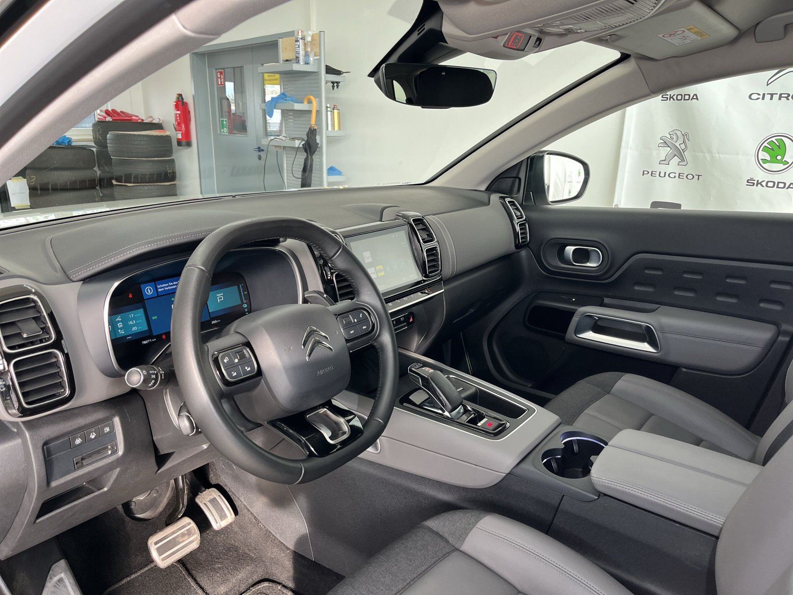 C5 Aircross Shine Pack Hybrid EAT8 *AHK*KAMERA-360*19-ZOLL*