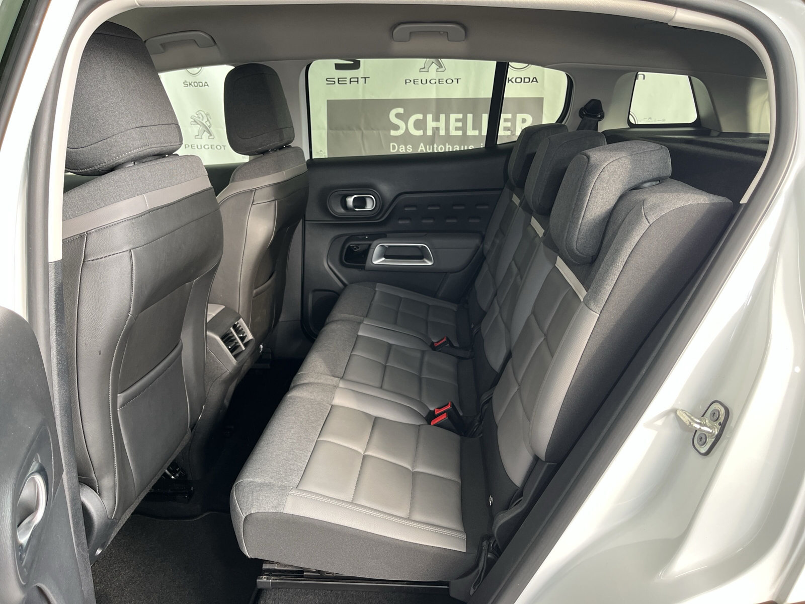 C5 Aircross Shine Pack Hybrid EAT8 *AHK*KAMERA-360*19-ZOLL*