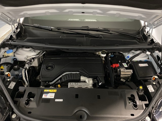5008 Allure Hybrid 136 e-DSC6 7-Sitzer * Panorama Dach