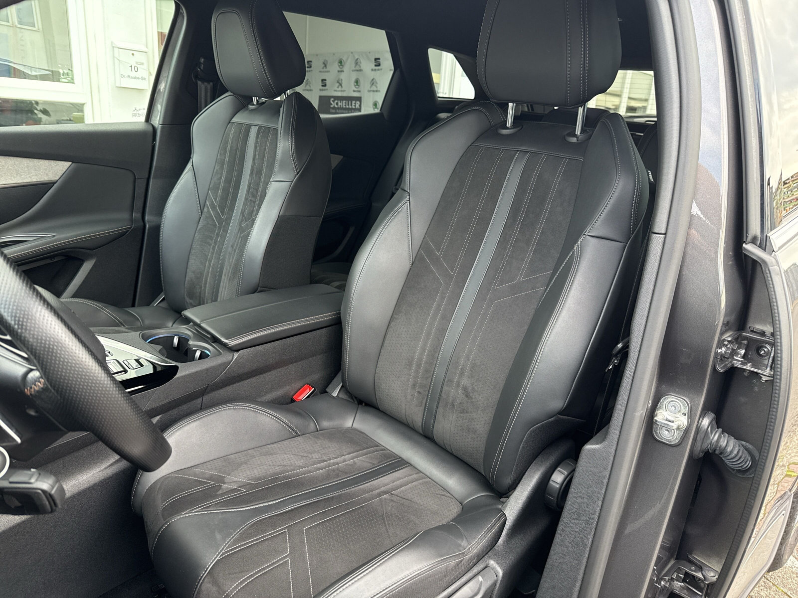 3008 GT 1.2 PureTech EAT8 *SHZ*GRIP-CONTROL*ACC*