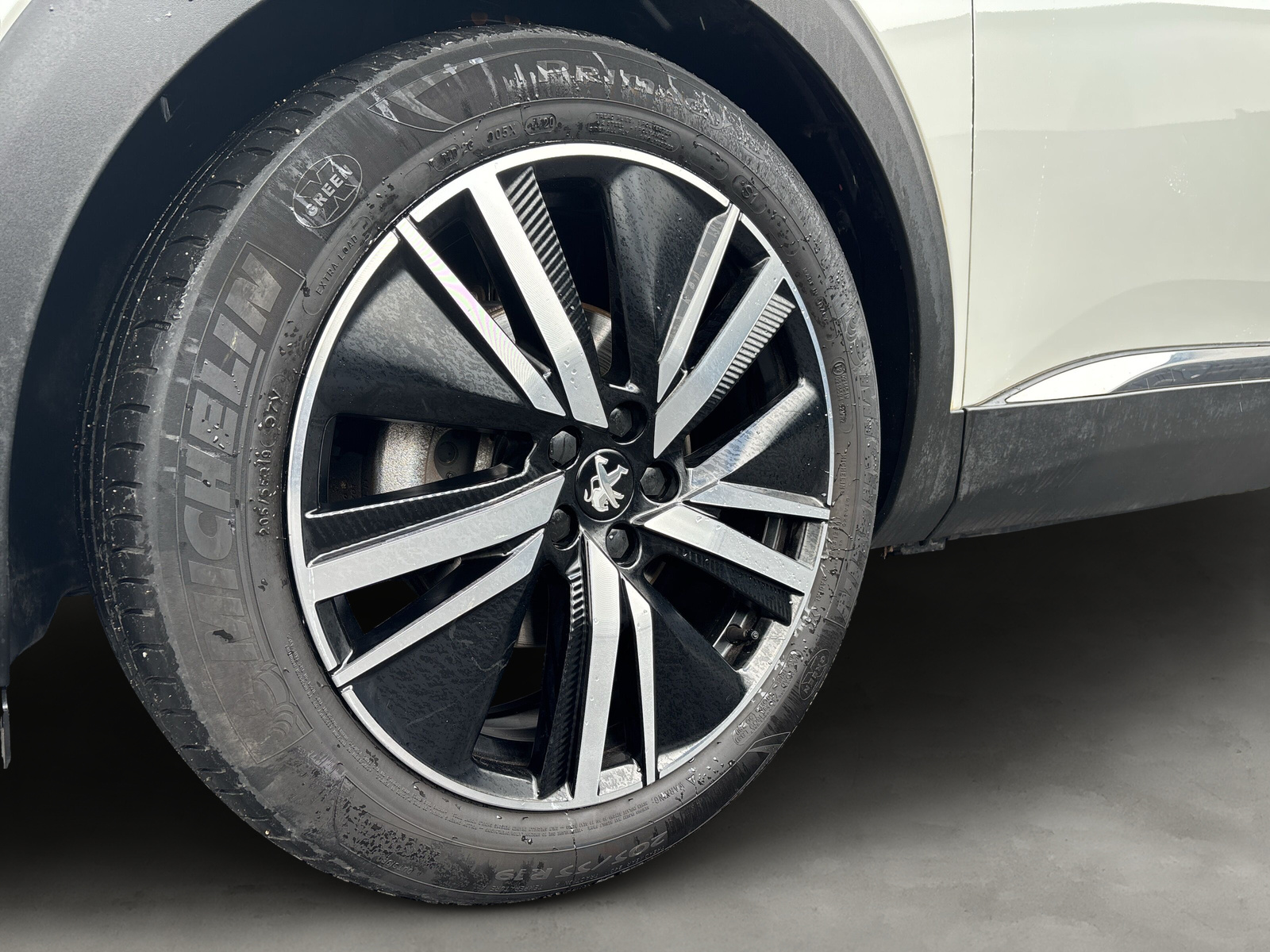 3008 GT *SHZ*MASSAGE*NAVI*