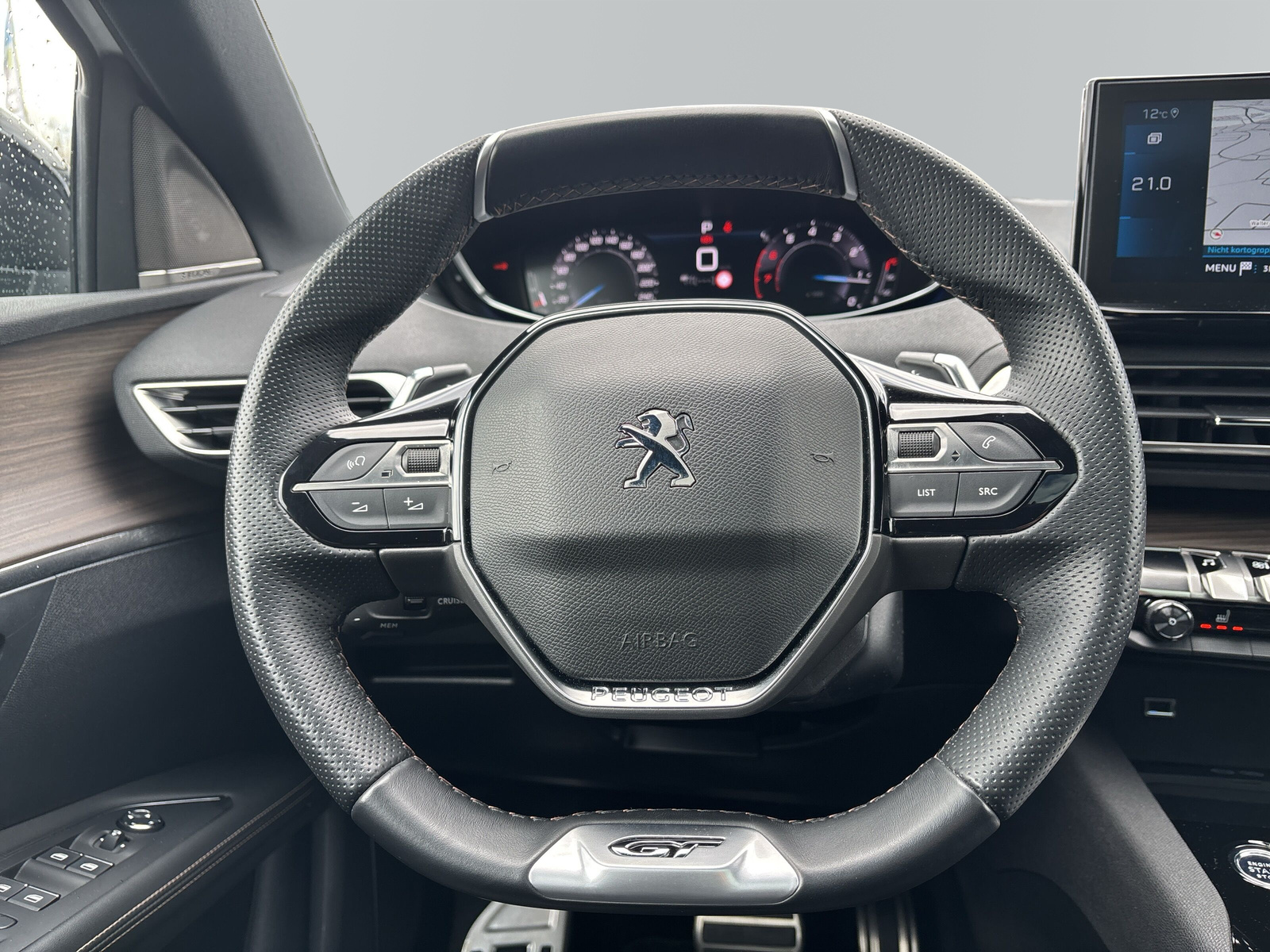 3008 GT *SHZ*MASSAGE*NAVI*