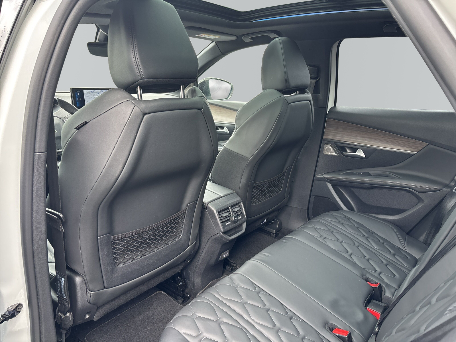 3008 GT *SHZ*MASSAGE*NAVI*