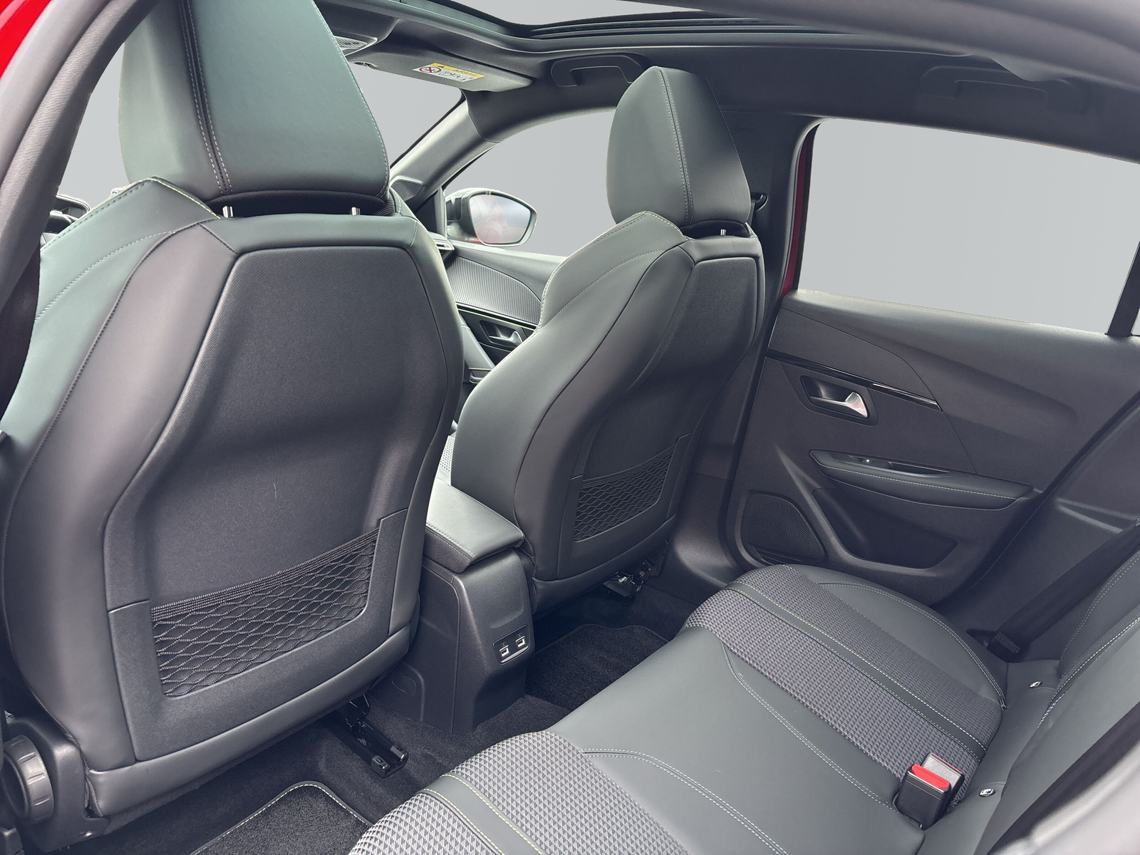 208 e- GT 50kWh *ACC*KAMERA*PANO*SHZ*